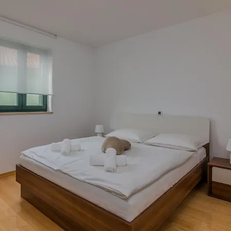 Apartment By The Sea Turcic, Krk - 23084 Malinska